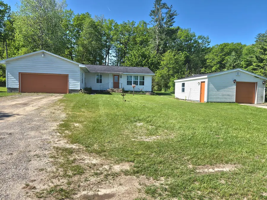 5287 W Houghton Lake Drive, Houghton Lake, MI 48629 - #2
