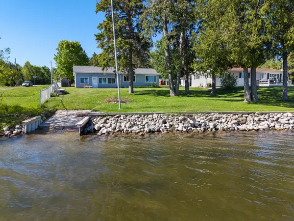3002 Parrotts Road, Indian River, MI 49749