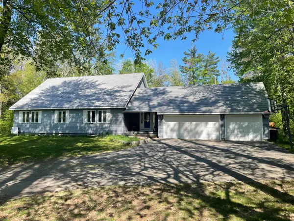 935 Robinhood Lane, Grayling, MI 49738