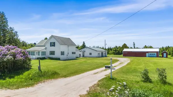 14325 Paradise Lake Road, Levering, MI 49755