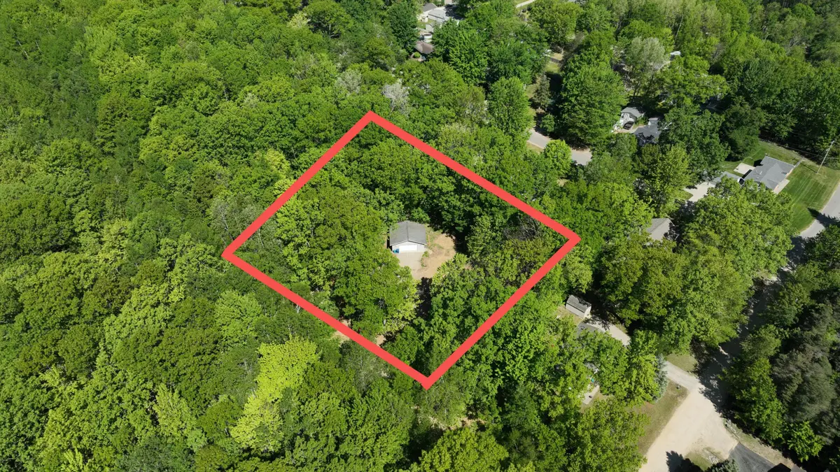 302 Bay City Trail, Houghton Lake, MI 48629 - #1