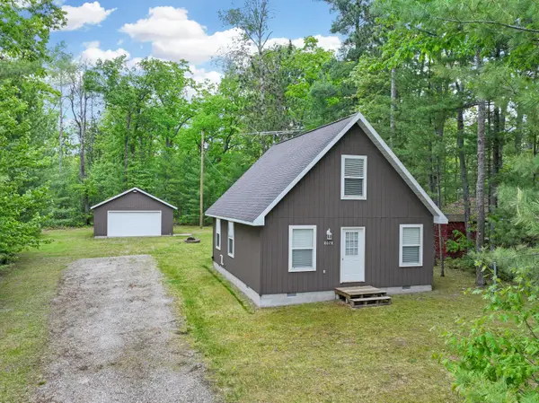 8078 Old State Road, Johannesburg, MI 49751