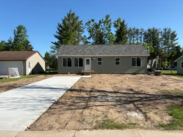 559 E Petoskey Street, Gaylord, MI 49735