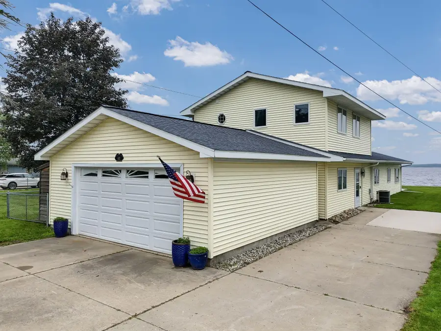 832 Iroquois Avenue, Prudenville, MI 48651 - #2
