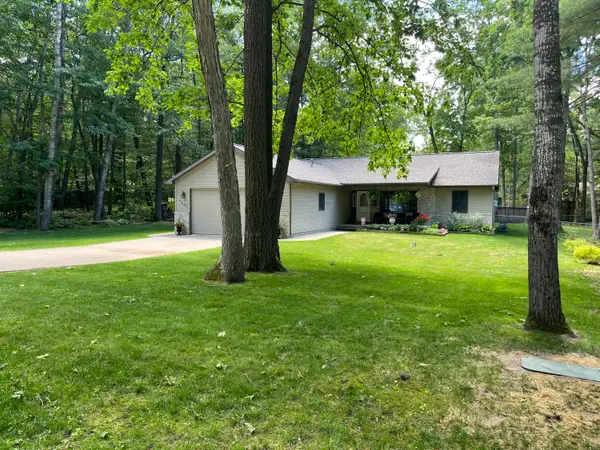 7397 W Nestel Road, Houghton Lake, MI 48629