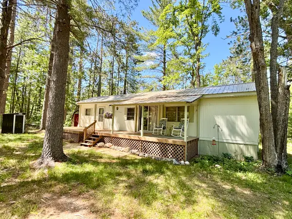 5958 Grandview Road, Lewiston, MI 49756
