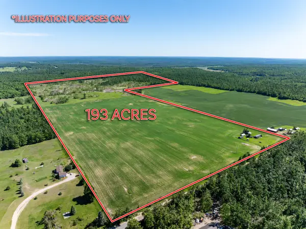 8702 Beckett Road, Johannesburg, MI 49751