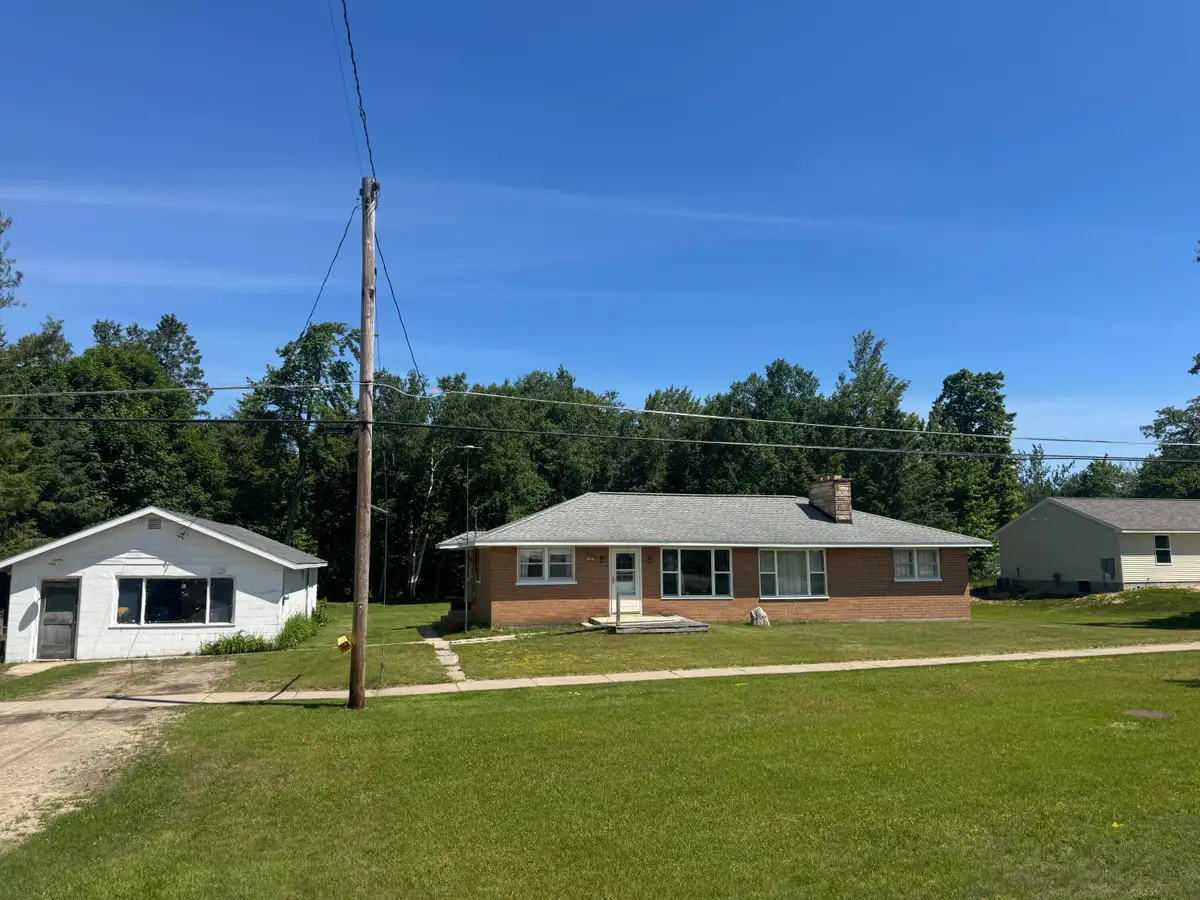 520 W Central Avenue, Mackinaw City, MI 49701 - #1