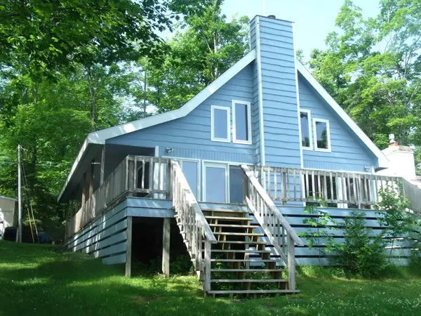 681 E Shoreview Lane, Indian River, MI 49749