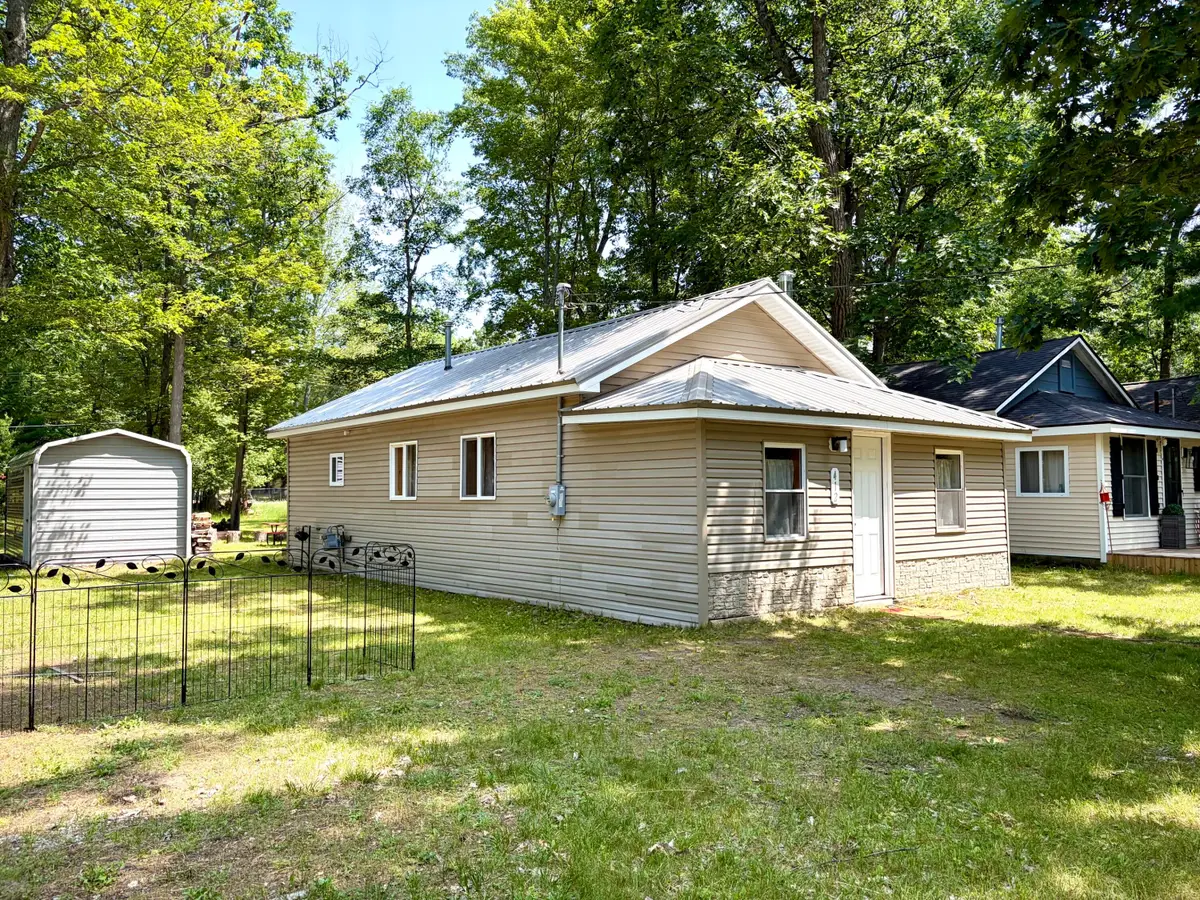 412 Kenwood Avenue, Roscommon, MI 48653 - #1