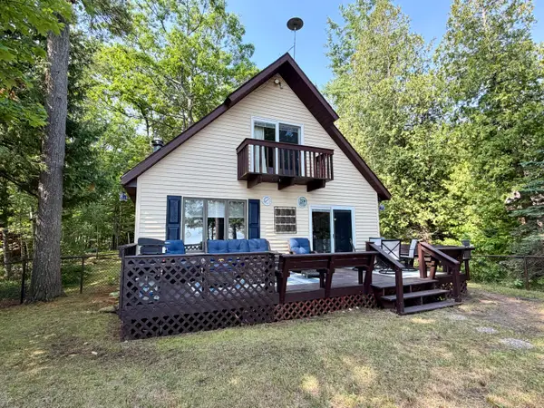 9474 W Us 23 Highway, Mackinaw City, MI 49701