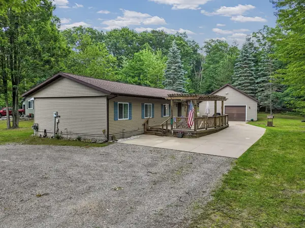 118 Raven Way, Roscommon, MI 48653