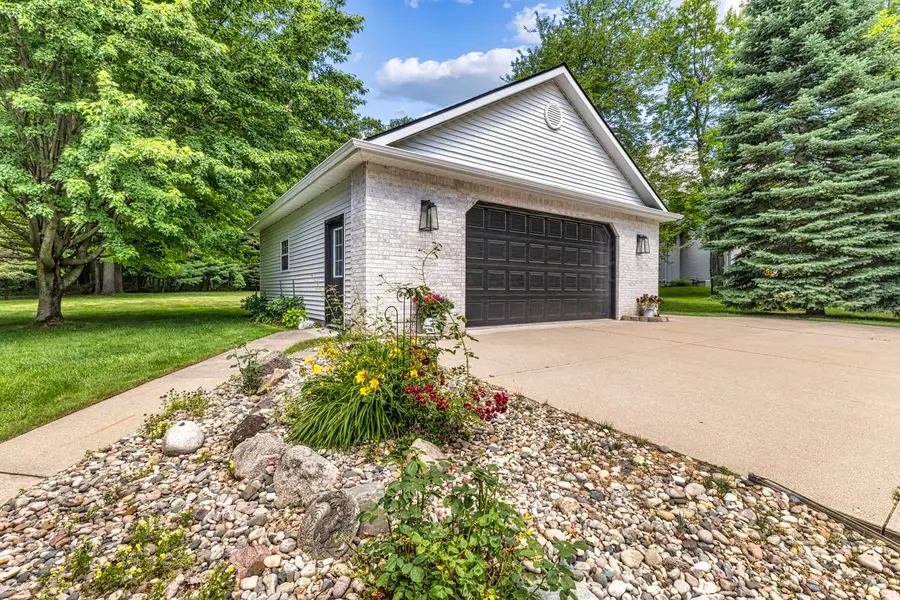 133 Oak Marr Drive, Houghton Lake, MI 48629 - #3