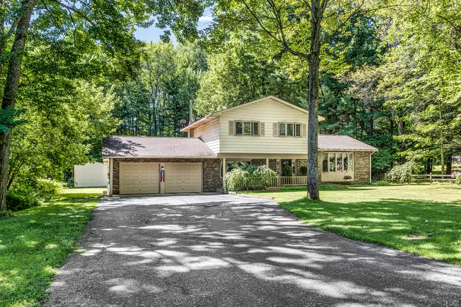 305 Huntington Road, Houghton Lake, MI 48629 - #2