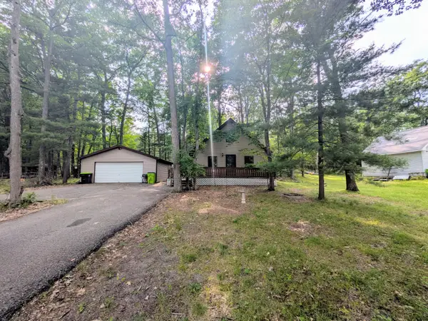 2867 E Higgins Lake Drive, Roscommon, MI 48653