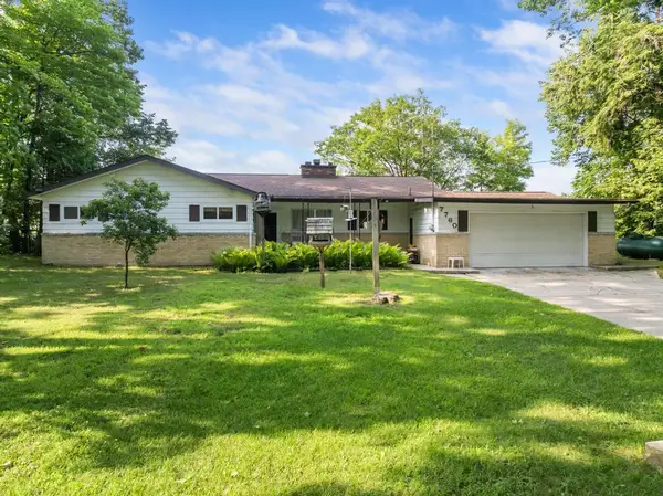 7760 Paradise Trail, Carp Lake, MI 49718