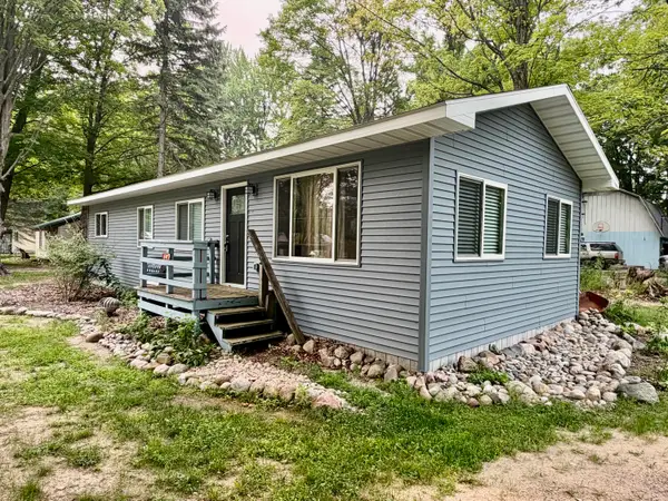 147 Victory Road, Houghton Lake, MI 48629