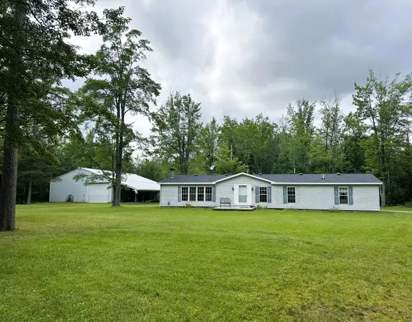 18860 Lockwood Lake Road, Atlanta, MI 49709