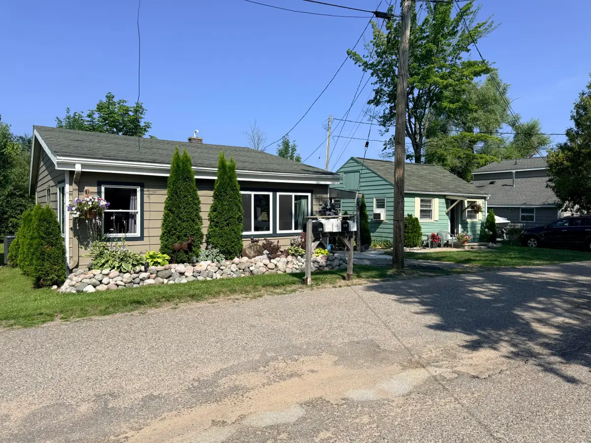 127 & 129 Tin Pan Alley, Houghton Lake, MI 48629 - #1