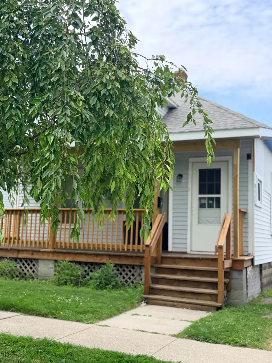 1009 Gillett Street, Port Huron, MI 48060 - #2