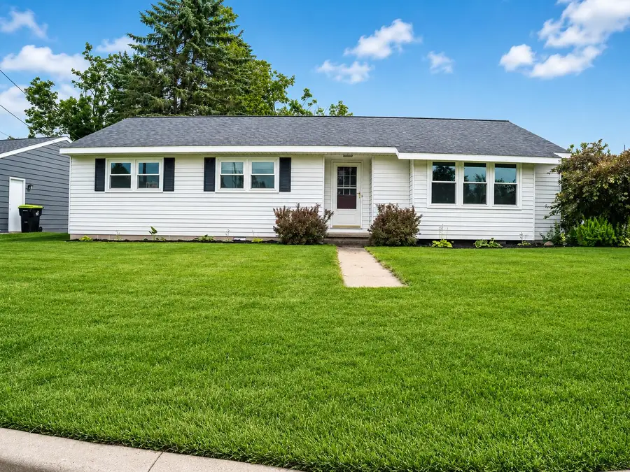 401 S Maple Avenue, Gaylord, MI 49735 - #2