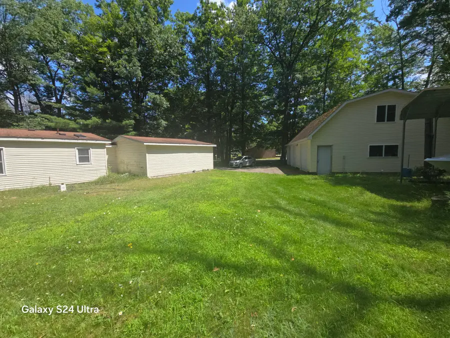 314 Mcdonald Drive, Houghton Lake, MI 48629 - #3