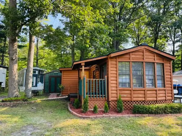 2757 Owens Unit 56 Dr, Houghton Lake, MI 48629