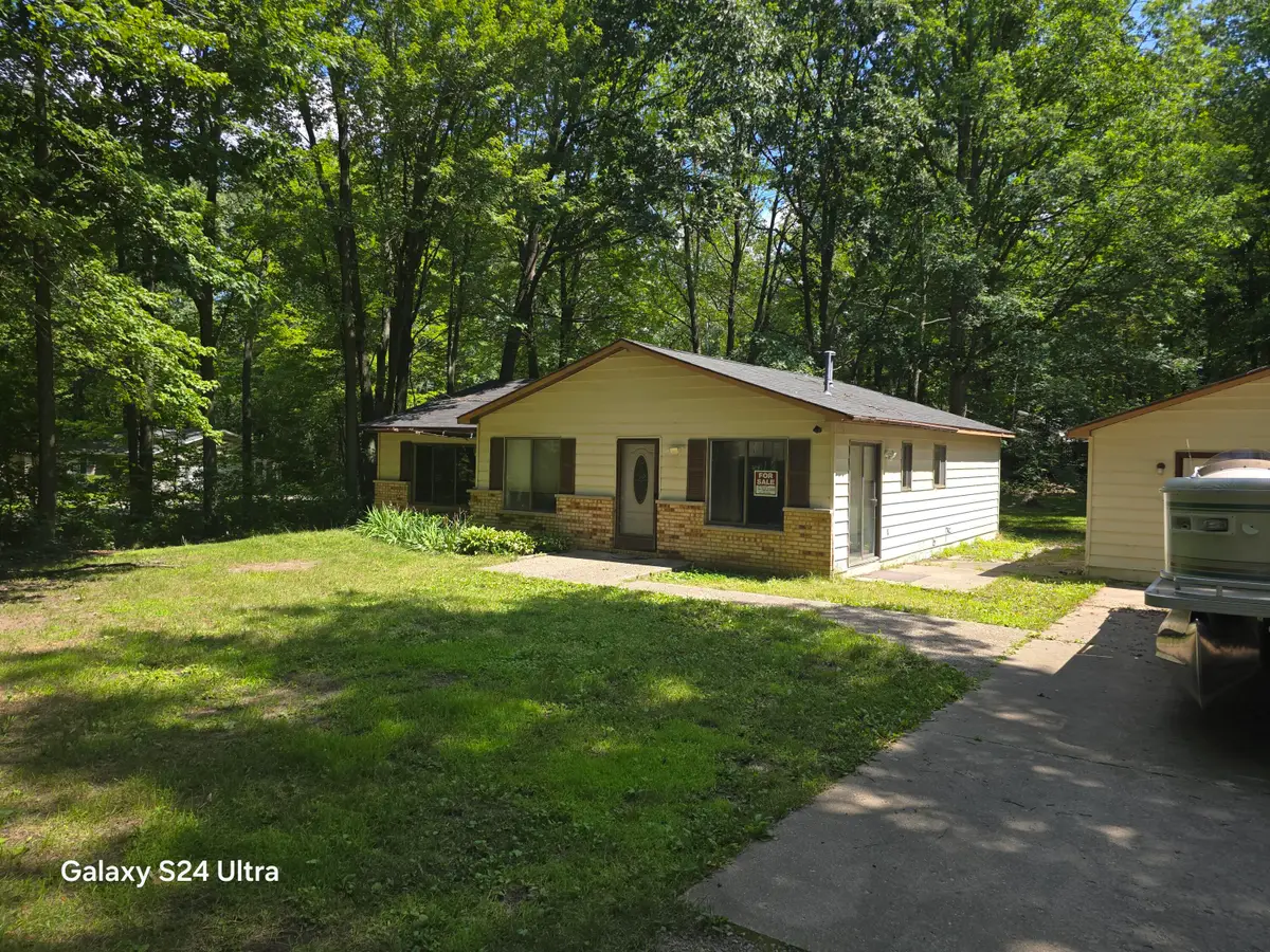 1083 Keweenaw Trail, Houghton Lake, MI 48629 - #1