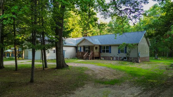3710 Old Pine Trail, Prudenville, MI 48651