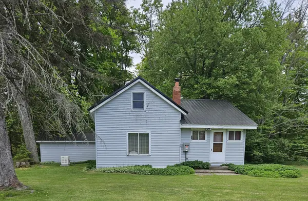 28348 W County Line Road, Trout Lake, MI 49793