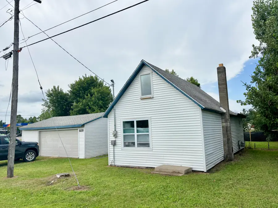 8133 Cheboygan Street, Vanderbilt, MI 49795 - #2