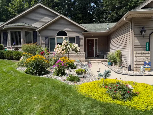 2840 S Townline Road, Houghton Lake, MI 48629