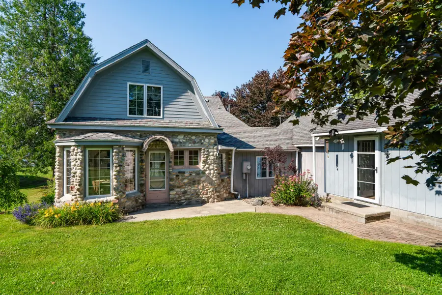 3028 Parrotts Road, Indian River, MI 49749 - #2