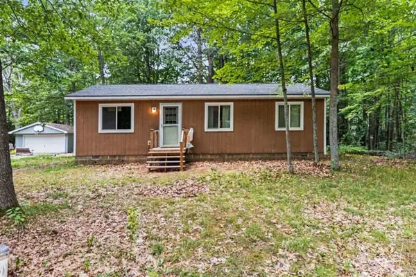 207 Dover Drive, Roscommon, MI 48653