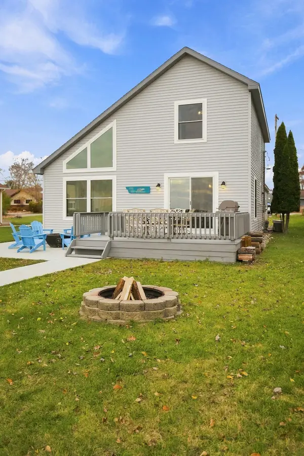 423 Old Trail Drive, Houghton Lake, MI 48629