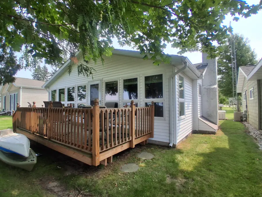 3381 Long Point Drive, Houghton Lake, MI 48629 - #3