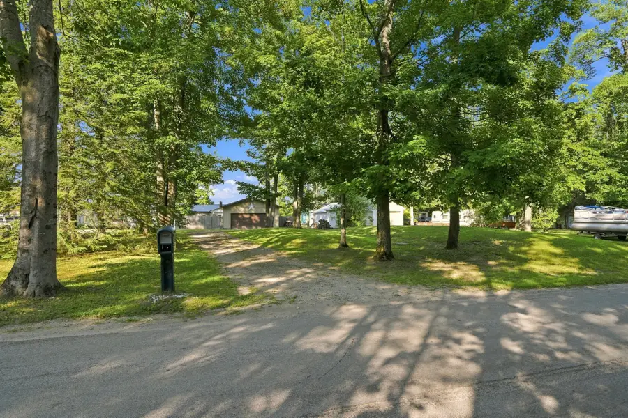 4852 Hiawatha Drive, Cheboygan, MI 49721 - #3