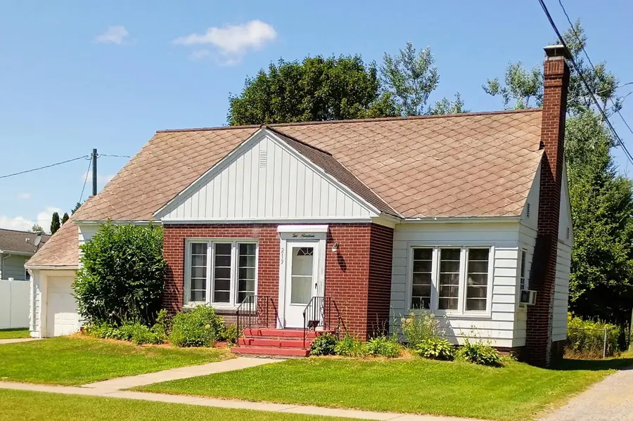 219 S 7th Avenue, Alpena, MI 49707 - #2