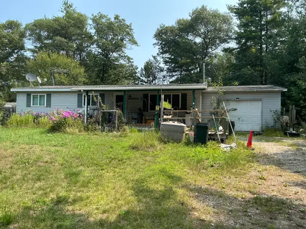 6294 Seminole Street, Oscoda, MI 48750