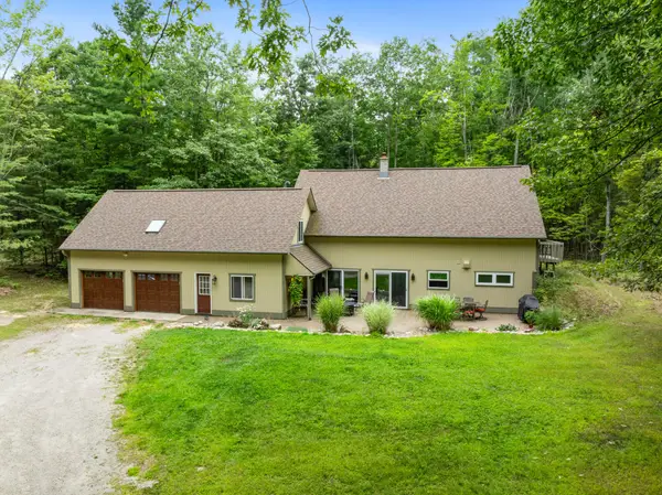 522 E Indian Woods Trail, Indian River, MI 49749