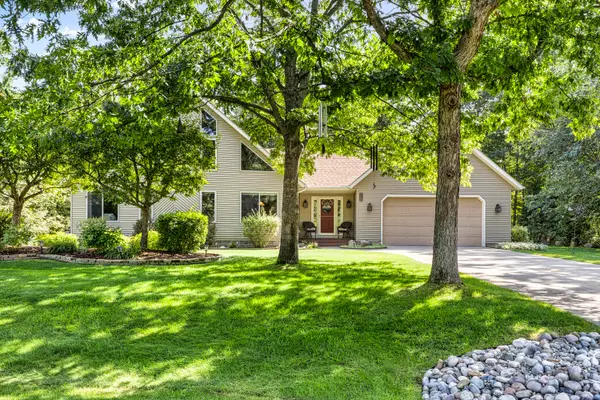 320 Maid Marian Way, Roscommon, MI 48653