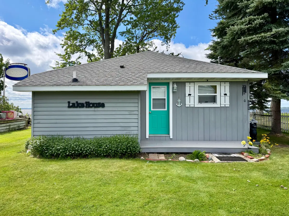 229 Lakeview Avenue, Houghton Lake, MI 48629 - #1