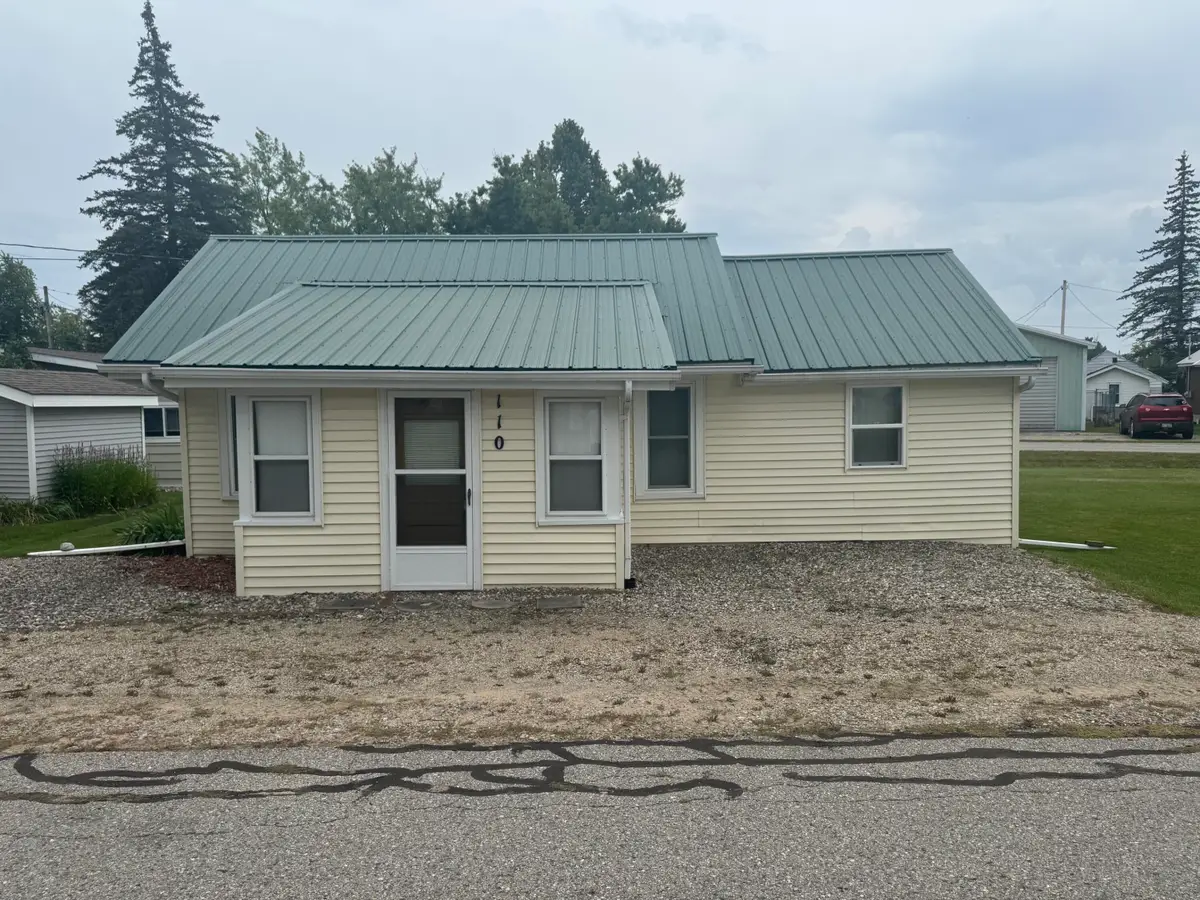 110 Walter Street, Houghton Lake, MI 48629 - #1