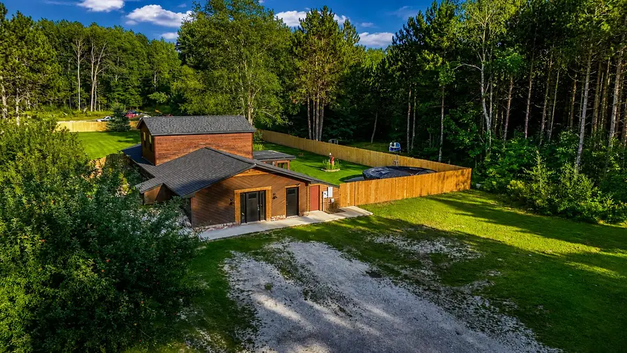 565 Cloverleaf Lane, Houghton Lake, MI 48629 - #3