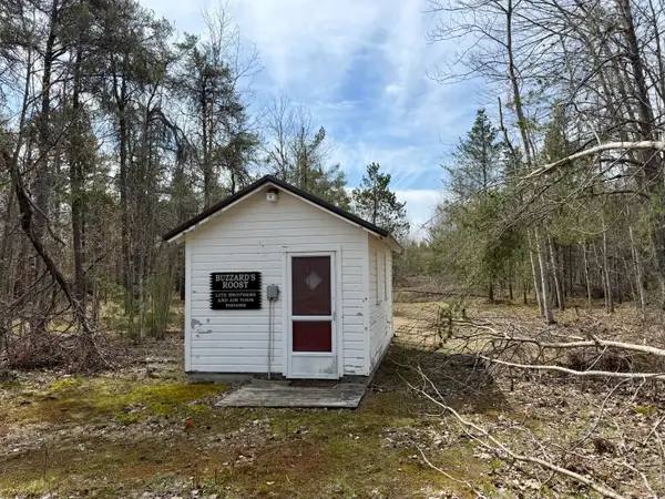 450 S Brown Trail, Indian River, MI 49749