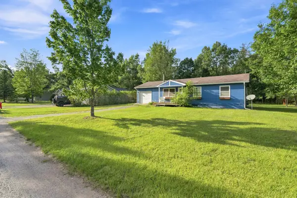 6852 Pembrook Avenue, Indian River, MI 49749