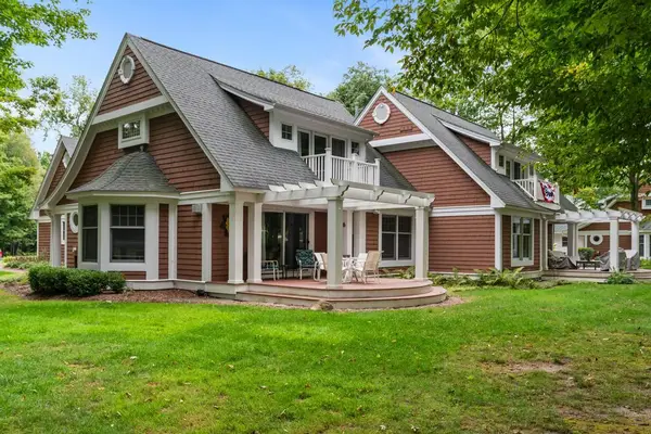 4140 Pinehurst Lane, Harbor Springs, MI 49740