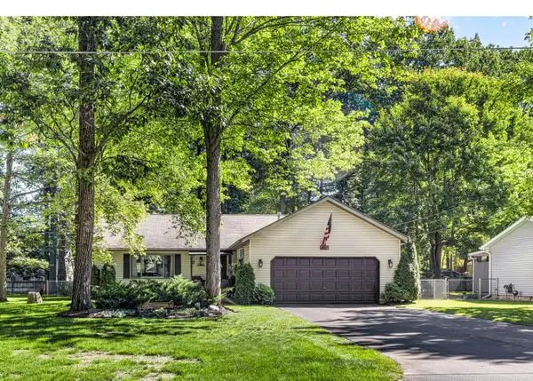410 Chippewa Trail, Prudenville, MI 48651