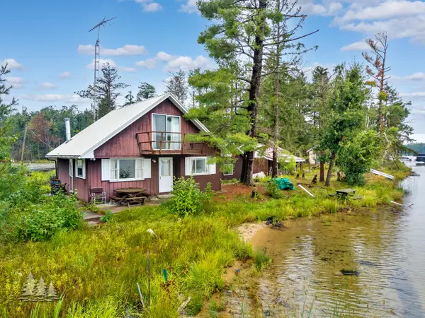 6595 Westshore Lane, Johannesburg, MI 49751