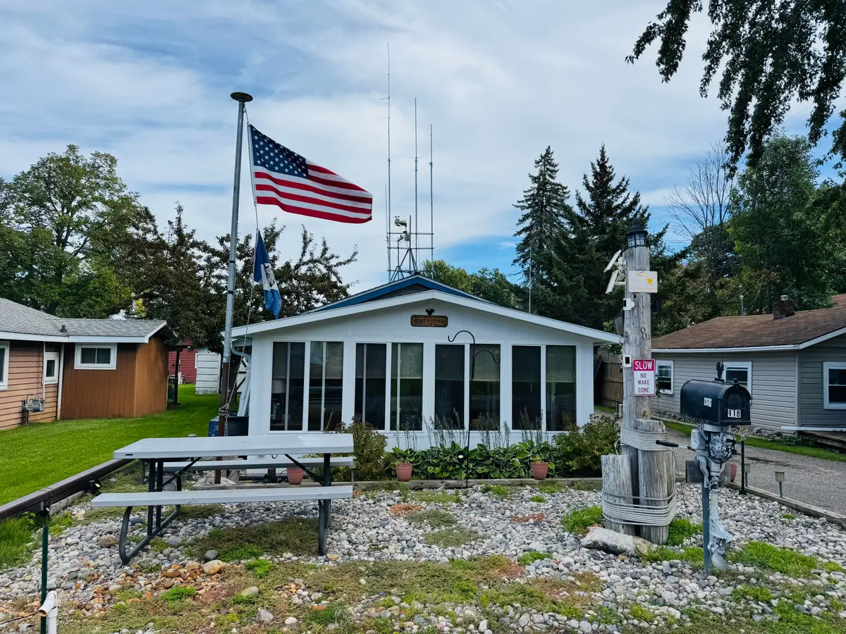 118 Jefferson Avenue, Houghton Lake, MI 48629 - #1